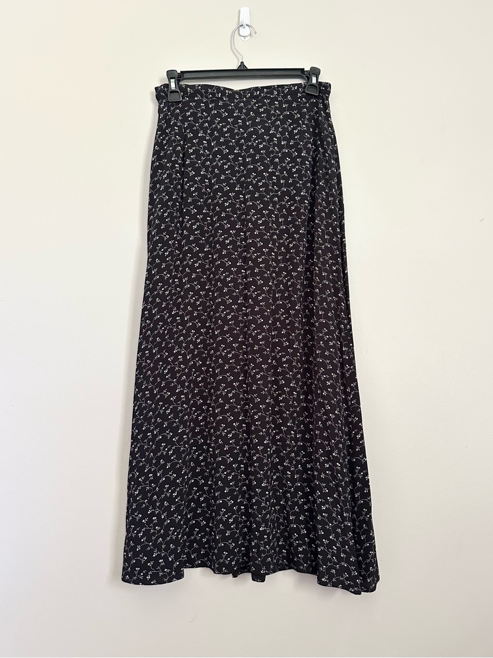 Laura Ashley Black Floral Maxi Skirt Size 8 Boho Fairy Grunge Whimsigoth Indie - Picture 2 of 7